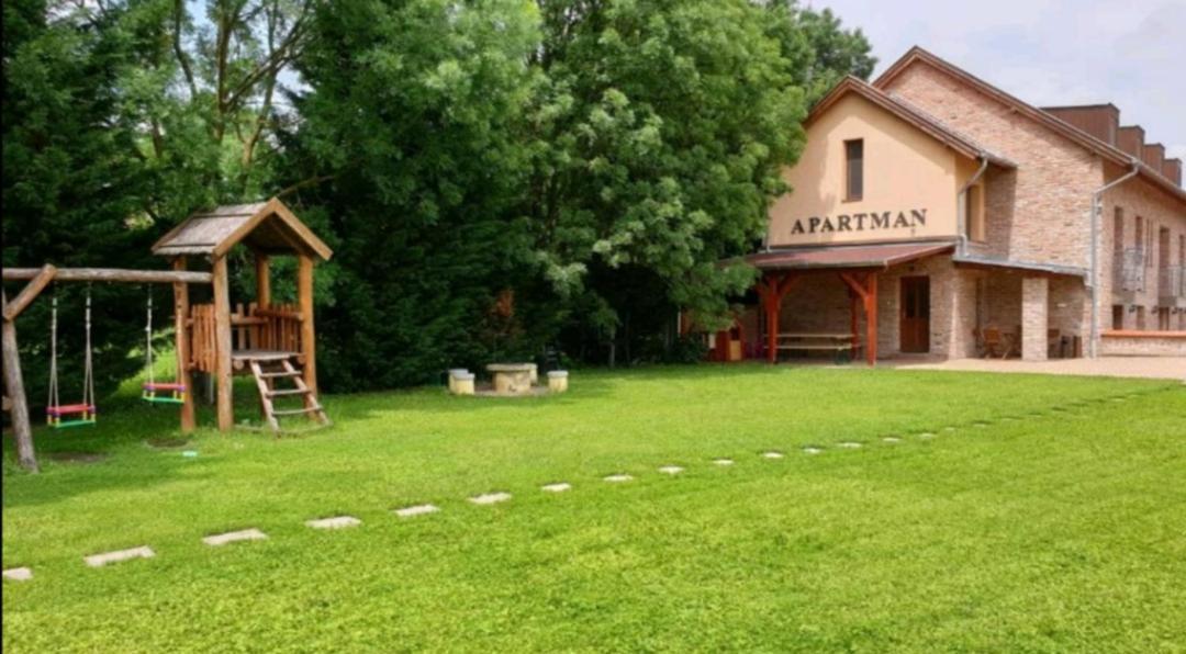 Niki Apartman Jula Exterior foto