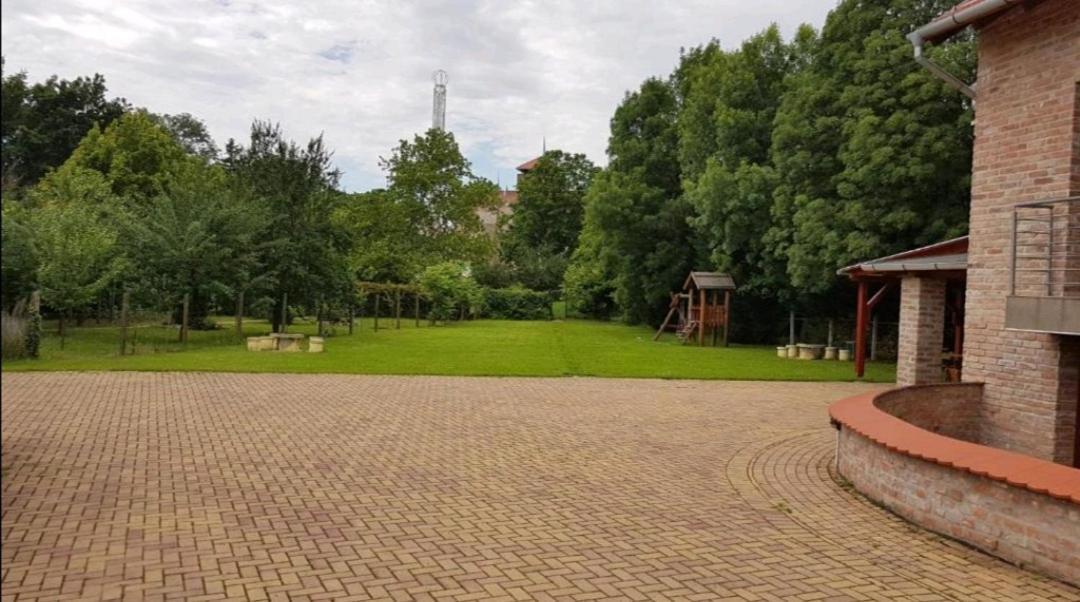 Niki Apartman Jula Exterior foto
